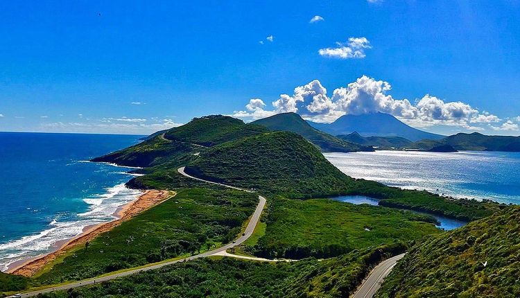 Où se situe Saint-Kitts-et-Nevis ?