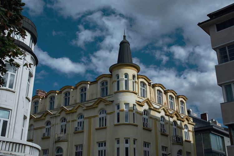 Недвижимость в Болгарии: особенности покупки, налоги, цены